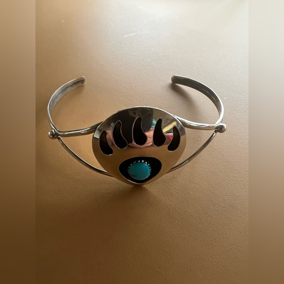 Navajo Bracelet Bear Paw Cuff Sterling Silver and Turquoise - Picture 4 of 14